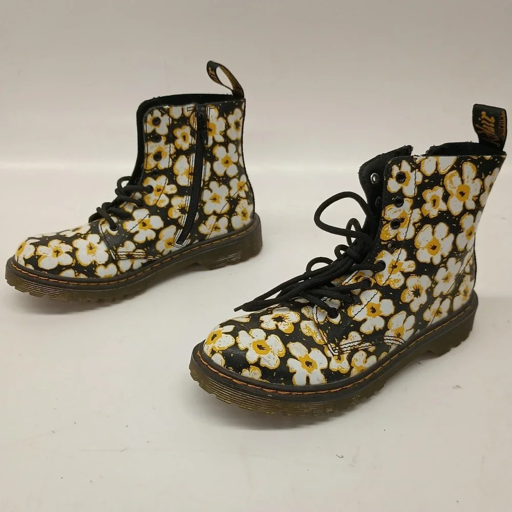 Dr. Martens floral uprising